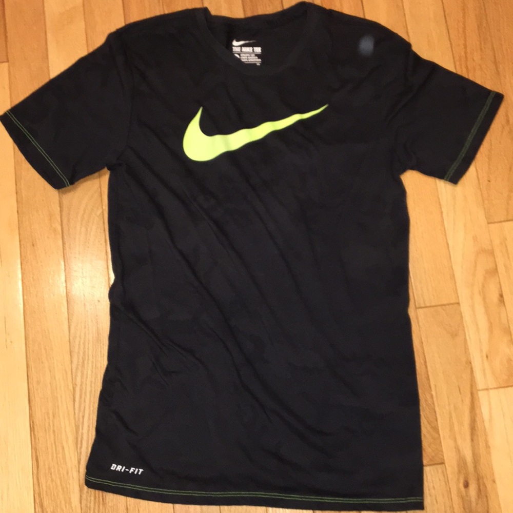 Black Camo Nike t-shirt